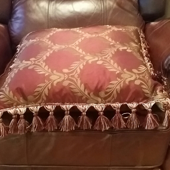 Pillow - Picture 2 of 5